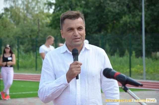 У селі  під Луцьком відкрили надсучасний стадіон. ФОТО