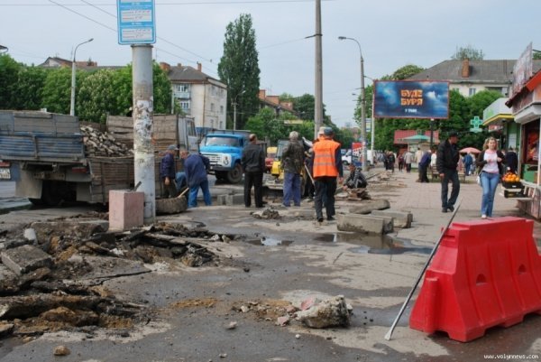На Привокзальному майдані Луцька почали реконструкцію
