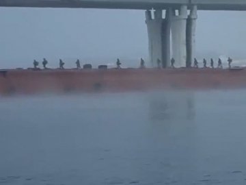 Окупанти, які залишилися у Херсоні, перевдягаються в цивільне та ховають зброю, –  Центр національного спротиву