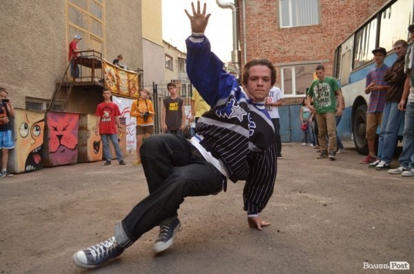 У центрі Луцька влаштували хіп-хоп вечірку. ФОТО  