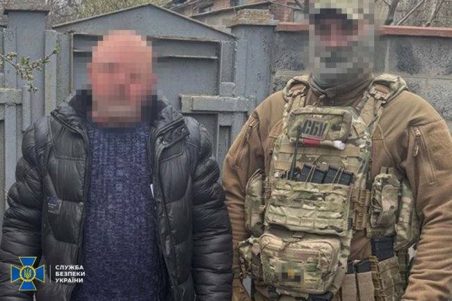 Удари загарбників на Донеччині коригував безробітний