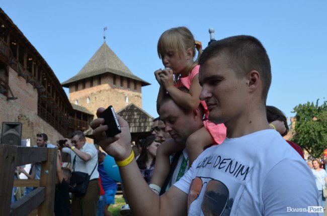 Дзвін мечів та запеклі бої: як у замку Любарта змагаються лицарі. ФОТО