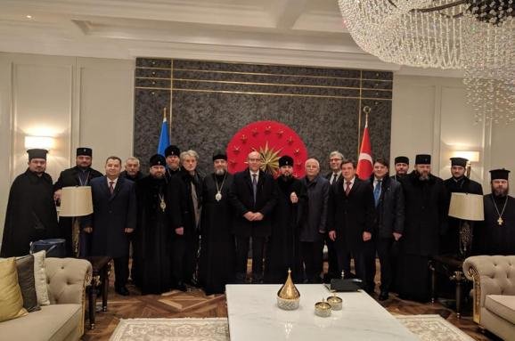 З президентами і міністрами отримувати Томос приїхав і владика Михаїл