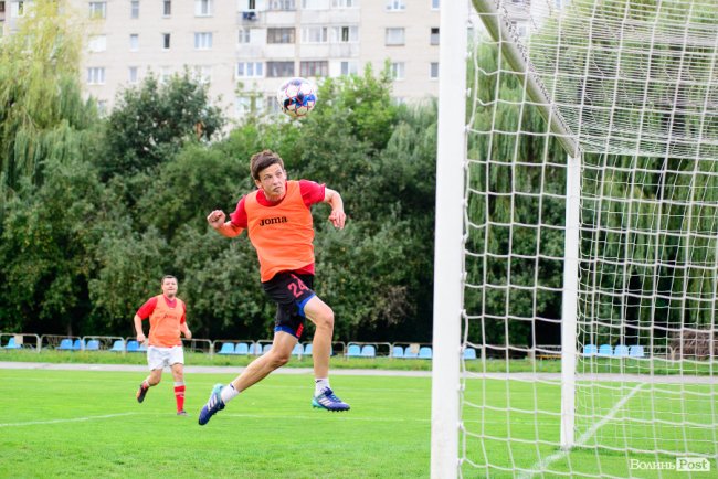 «Поступилися «Волині»: як журналісти відбігали матч проти футболістів луцького клубу. ФОТО