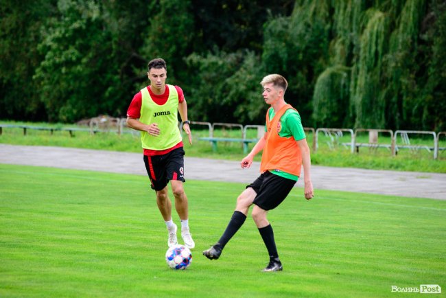 «Поступилися «Волині»: як журналісти відбігали матч проти футболістів луцького клубу. ФОТО