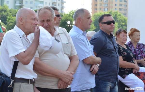 У Луцьку пікетували облдержадміністрацію: підтримували «повстанців Врадіївки». ФОТО