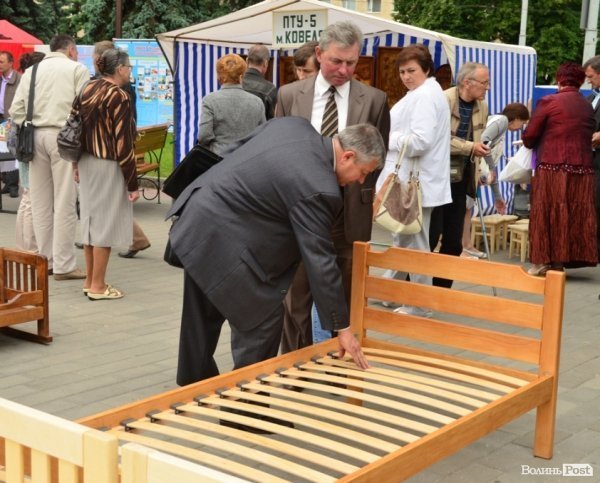 ПТУ Волині презентують: одяг, їжа, меблі та навіть мангал. ФОТО 