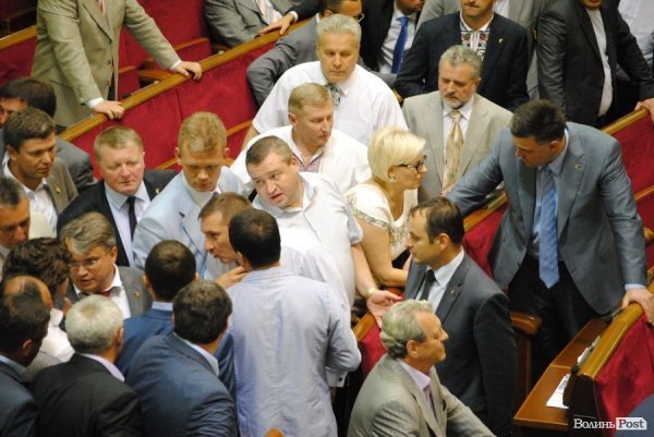 «Піт чола» волинських нардепів, або Рада перед канікулами. ФОТО