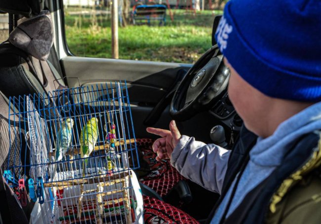 Як «Білі янголи» рятують дітей на фронті: щемливі фото