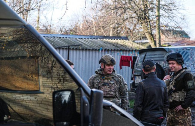 Як «Білі янголи» рятують дітей на фронті: щемливі фото