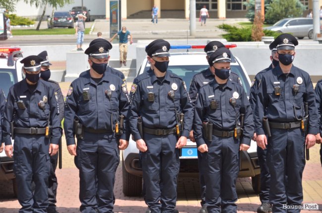 Волинські «шерифи» отримали 25 службових позашляховиків. ФОТО