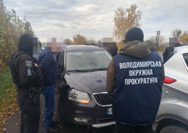На Волині директор благодійного фонду зі своїм спільником за 7 тисяч доларів переправляли чоловіків до Білорусі