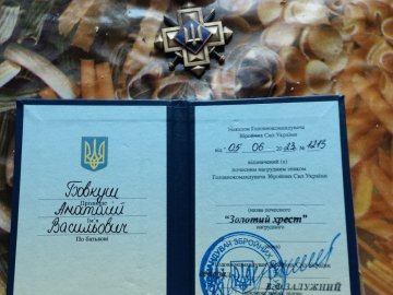 Воїн з Волині Анатолій Бовкуш отримав «Золотий хрест» від Залужного