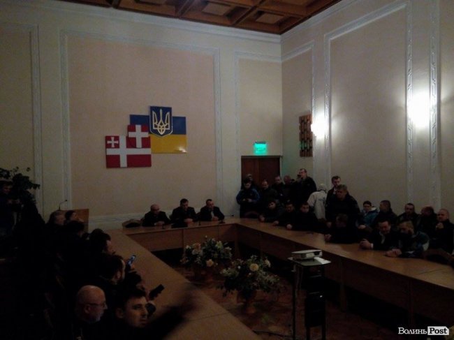 У Волинській ОДА - активісти. Через штурм редуту блокадників