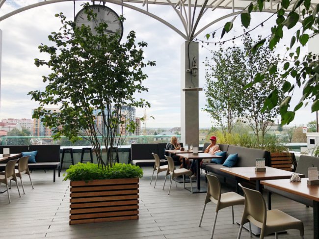 Тераса Grand Central стала ще теплішою*
