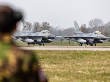 Виконали домашнє завдання: українські пілоти пересядуть з авіатренажерів на справжні F-16