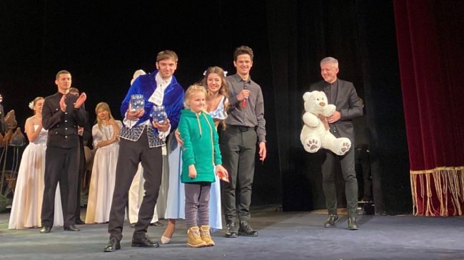У Волинському драмтеатрі розіграли суперприз та сертифікати на вистави для дітей