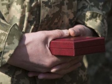 В Україні – нова система бойових нагород. ФОТО