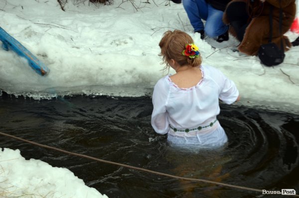Лід, ополонка та Йорданська вода: Водохреще у Луцьку 