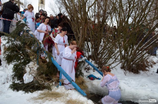 Лід, ополонка та Йорданська вода: Водохреще у Луцьку 