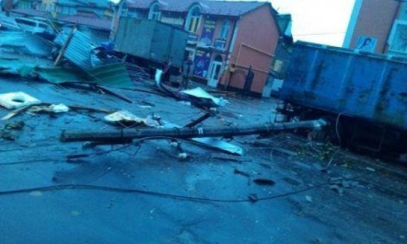 Фото наслідків урагану на Львівщині