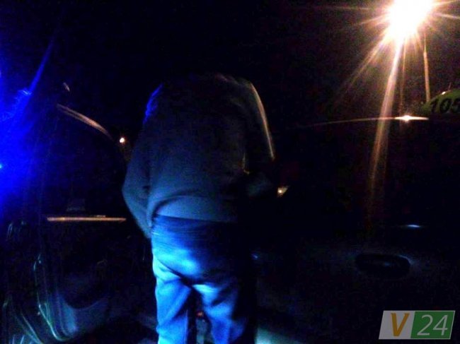 П’яна жінка посварилася з патрульними: «Чьо па бєзпрєдєлу тварітє?»