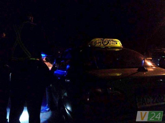 П’яна жінка посварилася з патрульними: «Чьо па бєзпрєдєлу тварітє?»