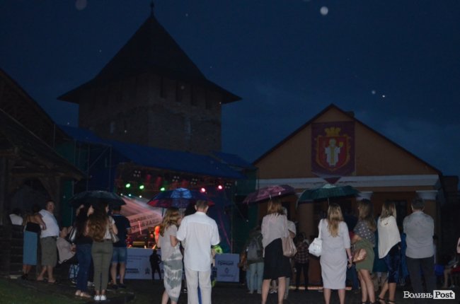 Злива і витончена музика: перший день фестивалю джазу у Луцьку. ФОТО