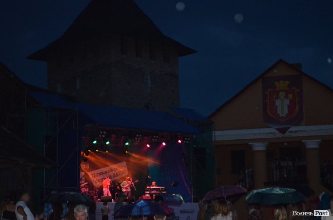 Злива і витончена музика: перший день фестивалю джазу у Луцьку. ФОТО