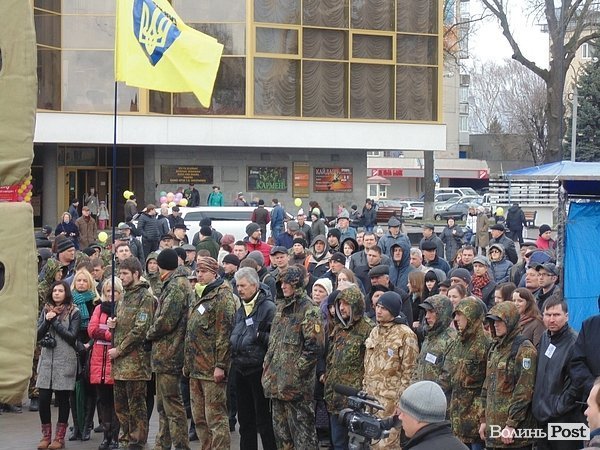 Антивоєнне віче у Луцьку. ФОТО