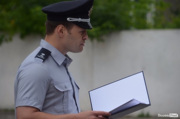 У Луцьку поліцейські отримали нові погони і звання. ФОТО