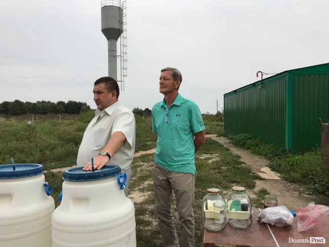 У Брищі провели експеримент зі «з’їдання» сміття . ФОТО