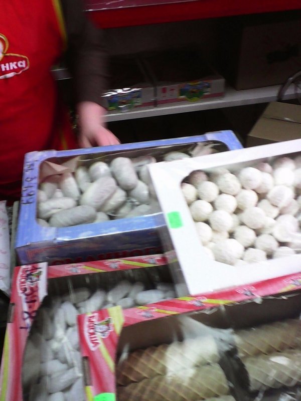 У волинському магазині продають печиво з пліснявою та цукерки з хробаками, - соцмережі