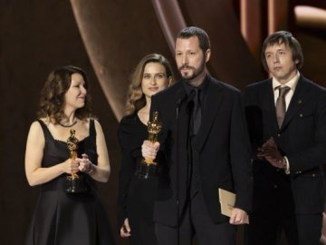 Вирізана сцена з нагородженням фільму «20 днів у Маріуполі» повернеться до телеверсії «Оскара-2024»