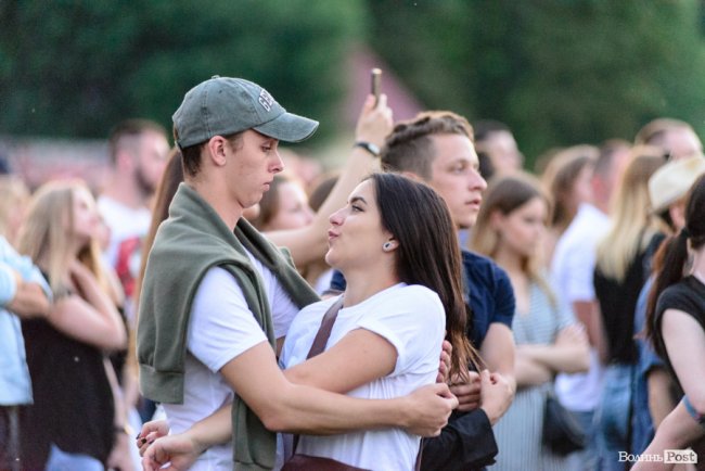 Казали «гречка», але підспівували: як у Луцьку минув безкоштовний концерт «Океану Ельзи». ФОТО 