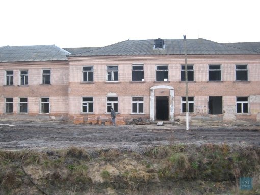 На Волині приміщення лікарні переобладнають  в житловий будинок. ФОТО