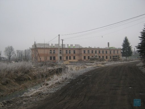 На Волині приміщення лікарні переобладнають  в житловий будинок. ФОТО