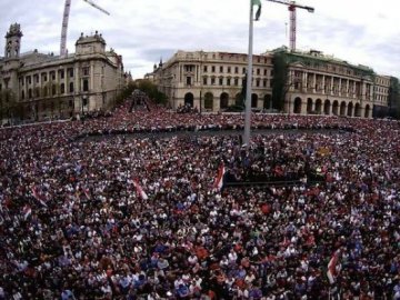У Будапешті – багатотисячні протести проти Орбана