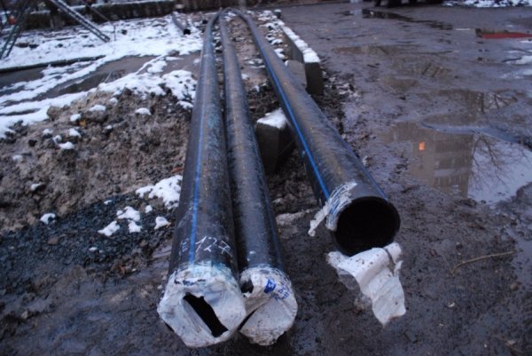 У Луцьку через ремонт водопроводу шість будинків залишились без води. ФОТО