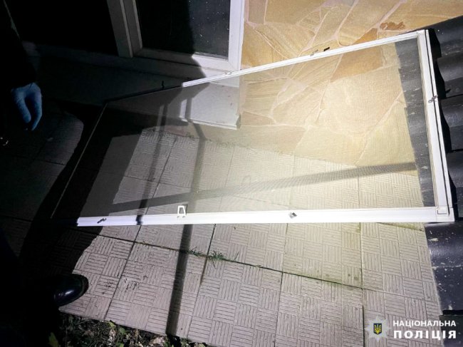 Сперся на москітну сітку: на Рівненщині загинув 5-річний хлопчик, який випав з вікна багатоповерхівки