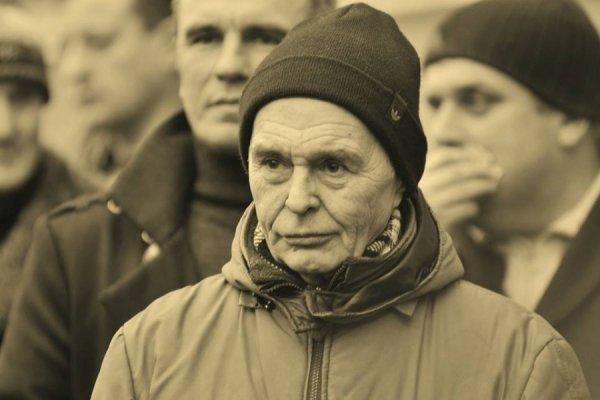 «Сидячий» пікет під прокуратурою Волині. ФОТО