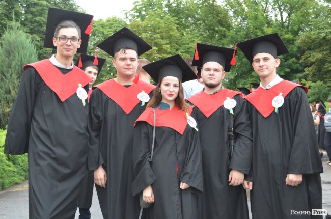 У луцькому політесі «відгуділи» випускний. ФОТО