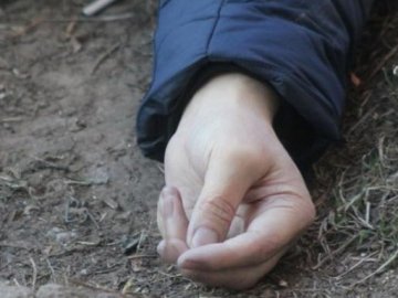 У Луцьку біля магазину знайшли мертву людину