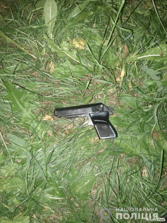 На Львівщині хлопець стріляв з пістолета у маршрутці