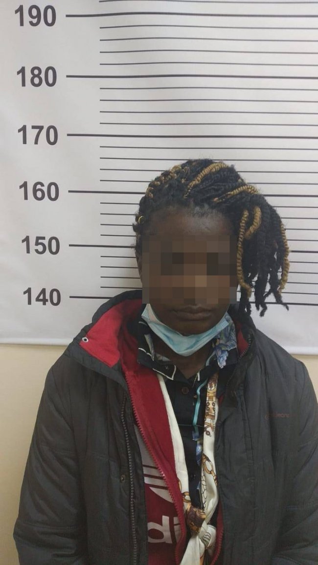 На «Ягодині» затримали громадянку Гани з підробленим паспортом. ФОТО