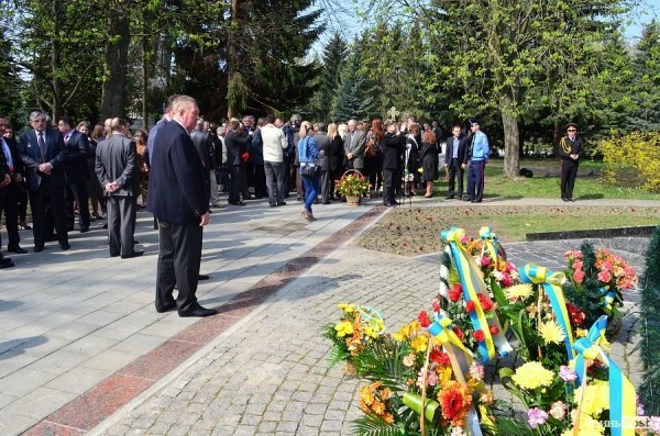 У Луцьку вшанували жертв Чорнобиля. ФОТО
