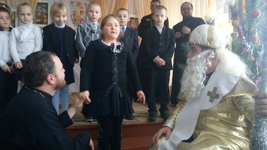 Волинські капелани відвезли допомогу дітям до Луганщини