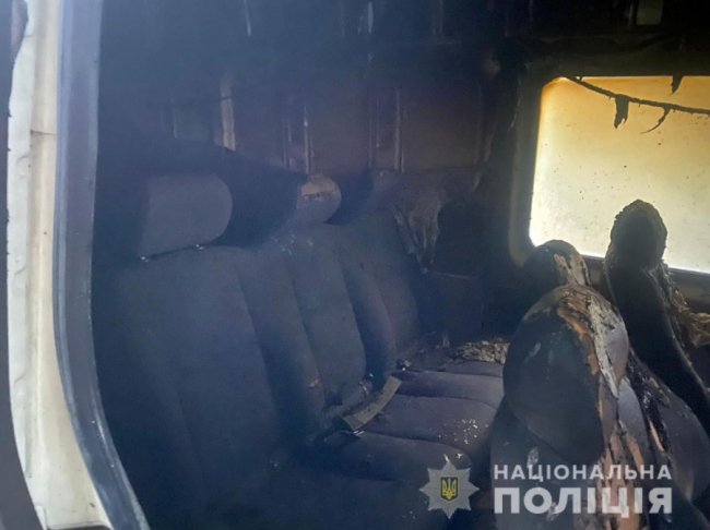 На Соборності у Луцьку горів автомобіль. ОНОВЛЕНО