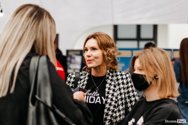 Розкриття таємниці, подарунки та KADNAY «на десерт»: як на «Супернові» веселилися «добрі сусіди». ФОТОРЕПОРТАЖ*