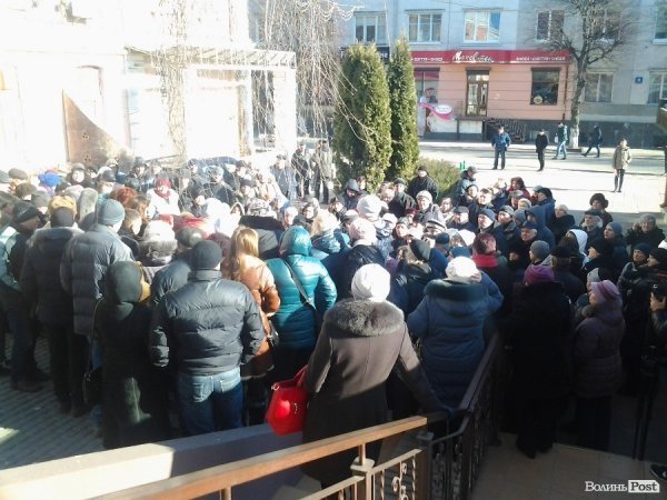 Підприємці зі «Старого» базару «гримали» на Романюка через землю. ФОТО. ВІДЕО
